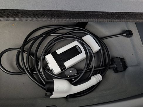 Used 2023 Chevrolet Bolt EUV Premier w/ Sun & Sound Package FWD image 16