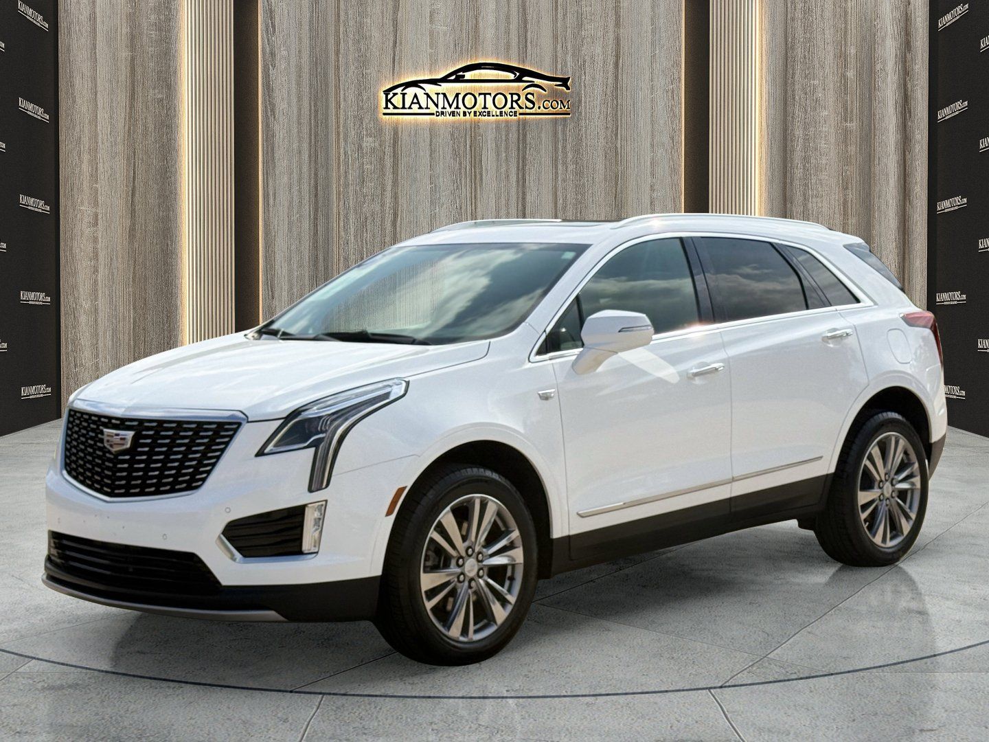 Used 2024 Cadillac XT5 Premium Luxury FWD image 3