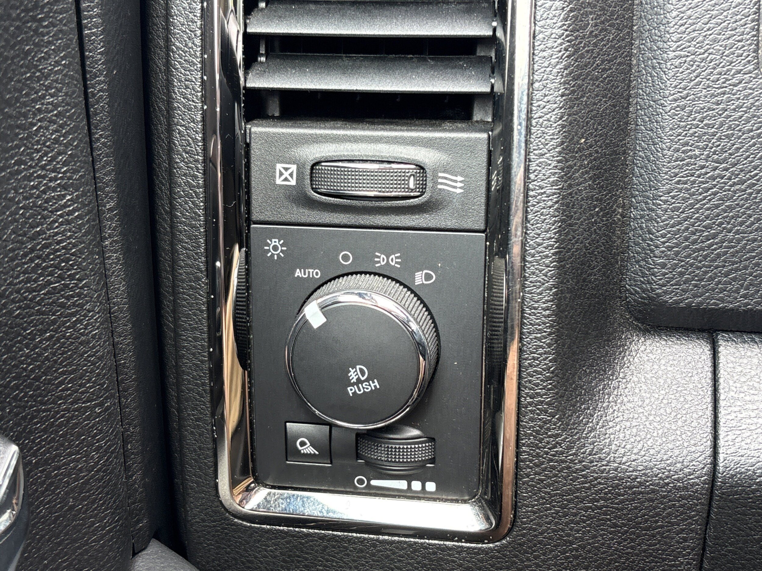 Used 2018 RAM 1500 Sport w/ Convenience Group AWD/4WD image 20