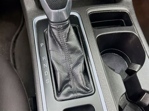 Used 2019 Ford Escape SE image 16