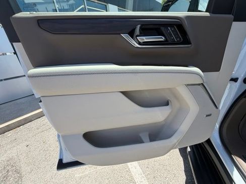 New 2026 GMC Yukon Denali w/ LPO, Floor Liner Package AWD/4WD image 4