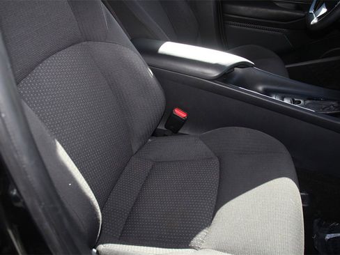 Used 2018 Toyota C-HR XLE image 28