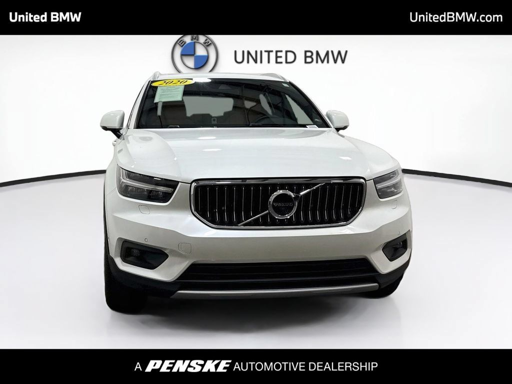 Used 2020 Volvo XC40 T4 Inscription w/ Protection Package FWD image 2