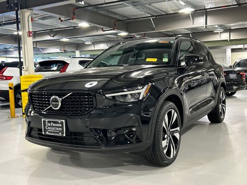 Certified 2023 Volvo XC40 B5 Plus w/ Protection Package Premier AWD/4WD image 5