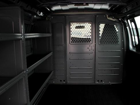 Used 2018 Chevrolet Express 2500 w/ Driver Convenience Package image 34