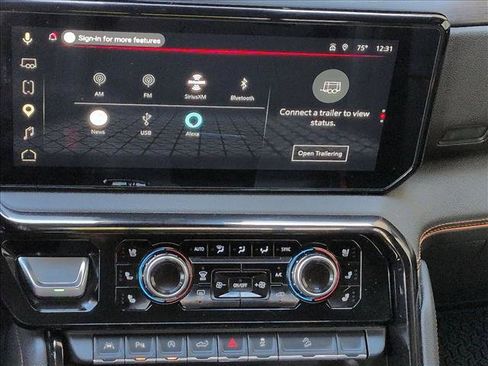 Used 2025 GMC Sierra 1500 AT4 w/ Technology Package AWD/4WD image 21