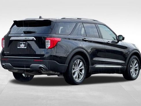Used 2023 Ford Explorer Limited image 4