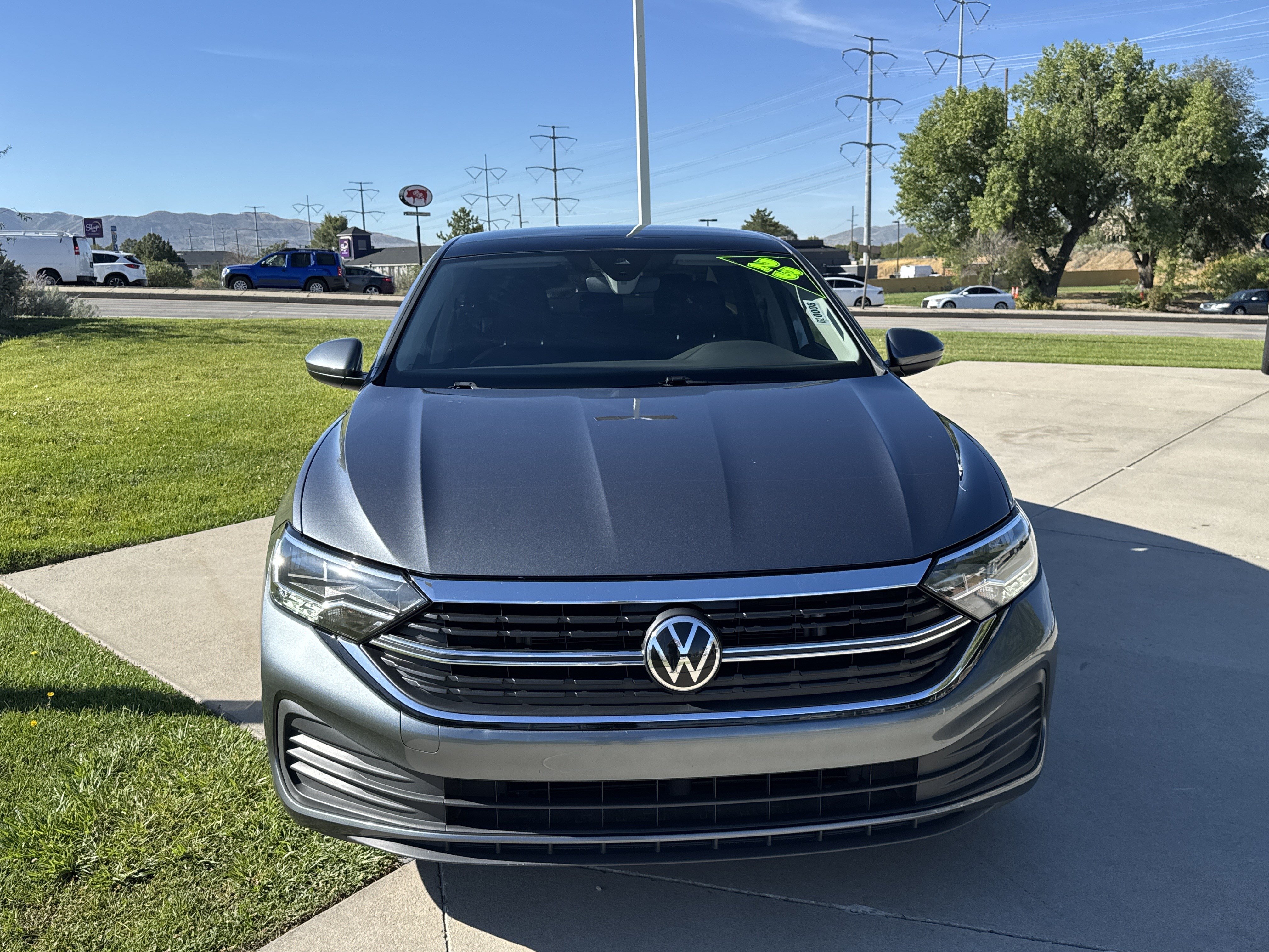Used 2023 Volkswagen Jetta SE FWD image 8