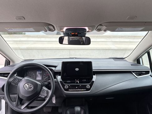 Used 2025 Toyota Corolla LE image 20