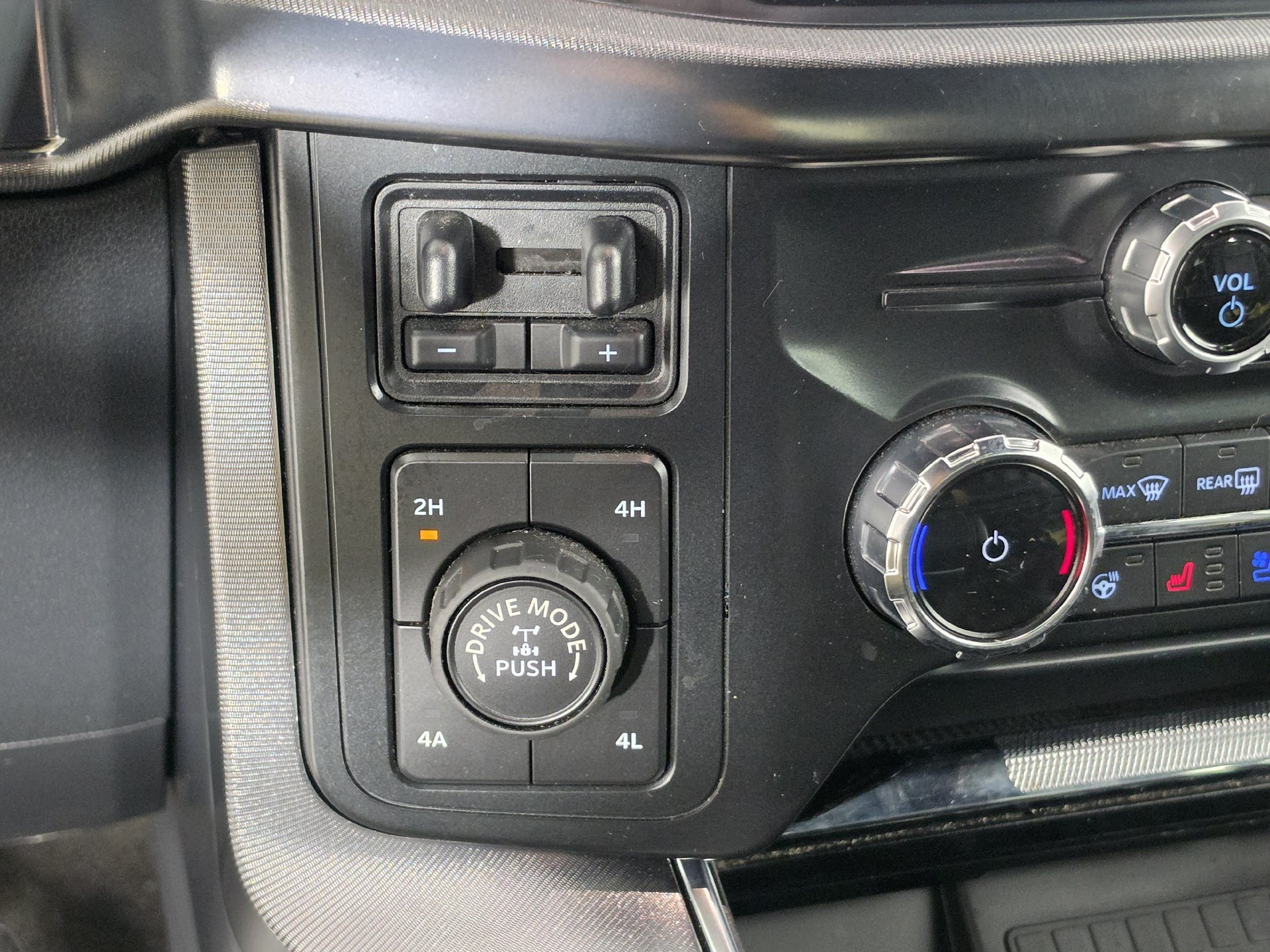 Used 2022 Ford F150 Platinum w/ Equipment Group 701A High AWD/4WD image 18