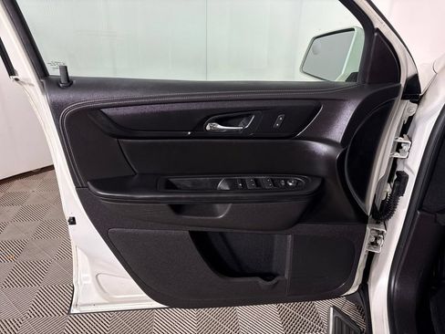 Used 2014 Chevrolet Traverse LT w/ All-Star Edition FWD image 16