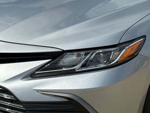 Used 2024 Toyota Camry LE w/ Convenience Package FWD image 4