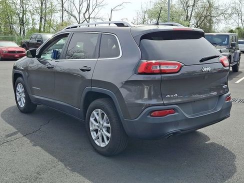 Used 2018 Jeep Cherokee Latitude Plus AWD/4WD image 10