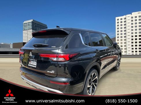 New 2025 Mitsubishi Outlander 4WD Plug-In Hybrid image 6
