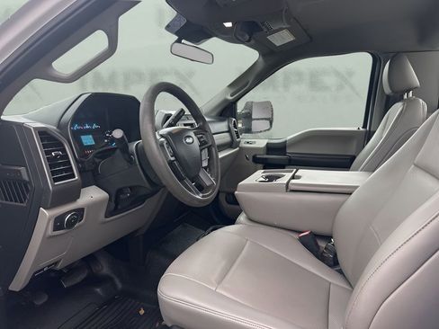 Used 2020 Ford F250 XL w/ Power Equipment Group image 9