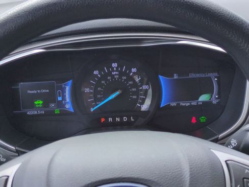 Used 2019 Ford Fusion SE FWD image 32