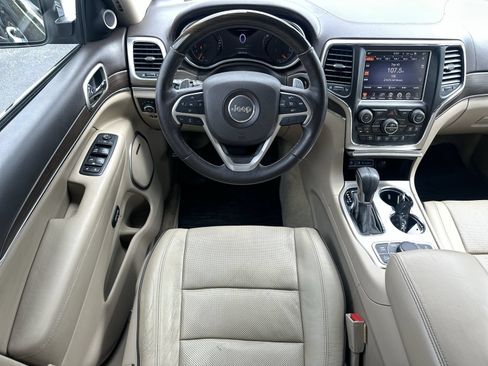 Used 2017 Jeep Grand Cherokee Overland AWD/4WD image 17