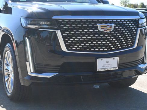 Used 2023 Cadillac Escalade Premium Luxury image 28