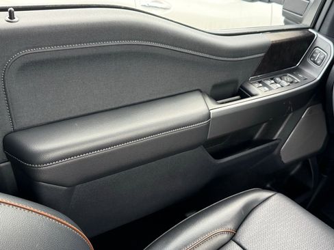 Used 2025 Ford F250 Lariat w/ Chrome Package image 33