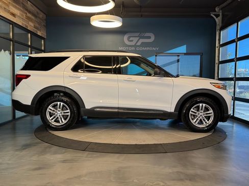 Used 2023 Ford Explorer XLT w/ Equipment Group 202A AWD/4WD image 2