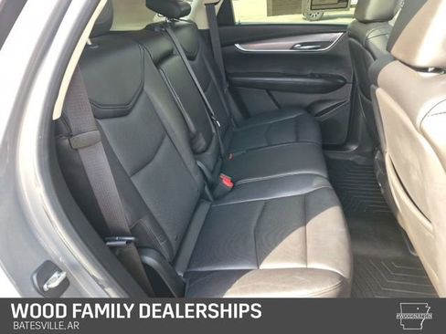 Used 2017 Cadillac XT5 Luxury image 30