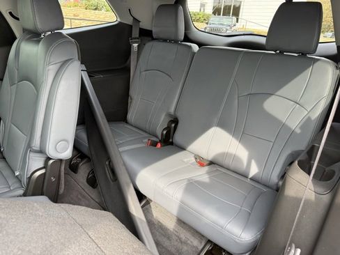 Used 2020 Buick Enclave Essence w/ Sport Touring Edition image 26