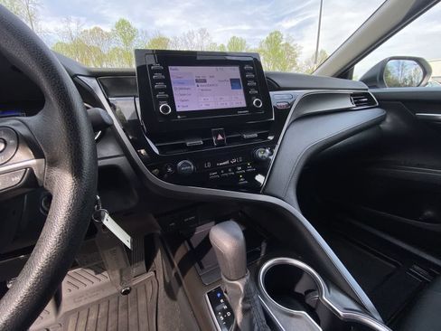 Used 2024 Toyota Camry LE FWD image 23