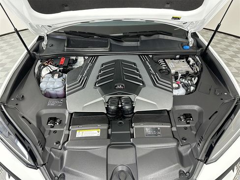Used 2025 Lamborghini Urus SE image 31