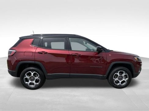 Used 2022 Jeep Compass Trailhawk w/ Trailhawk Convenience Group AWD/4WD image 19