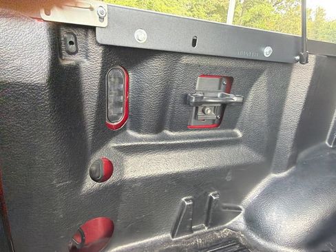 Used 2018 Ford F150 Lariat AWD/4WD image 10