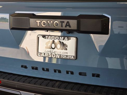 Used 2025 Toyota 4Runner TRD Off-Road AWD/4WD image 13