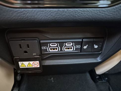 New 2025 Jeep Grand Cherokee Limited image 15