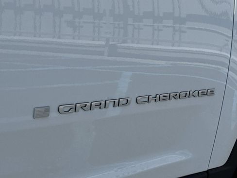 New 2026 Jeep Grand Cherokee Laredo image 28