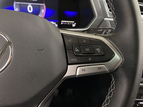 Used 2022 Volkswagen Tiguan SE image 22