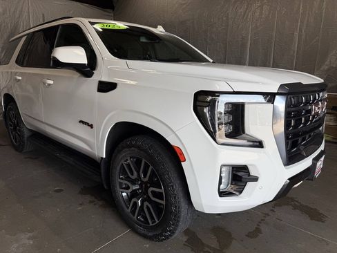 Used 2024 GMC Yukon AT4 w/ Technology Package AWD/4WD image 1