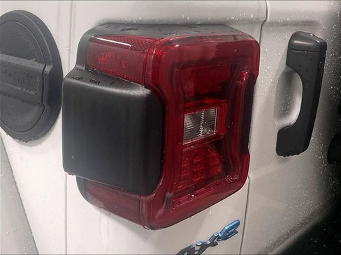 Used 2021 Jeep Wrangler Unlimited Rubicon 4xe w/ Steel Bumper Group image 34