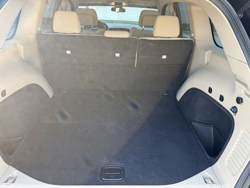 Used 2020 Jeep Grand Cherokee Laredo RWD image 9