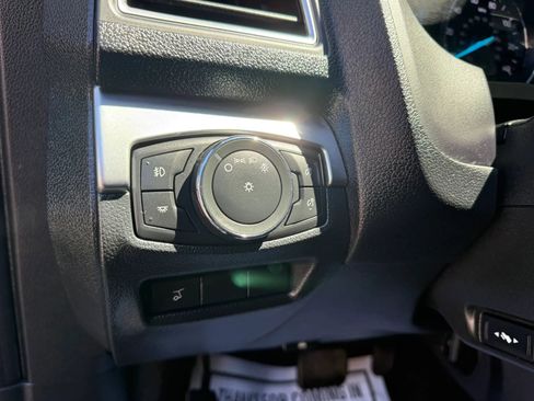 Used 2017 Ford Explorer Limited AWD/4WD image 23