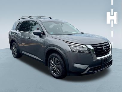 Used 2023 Nissan Pathfinder SV w/ SV Premium Package