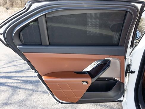 Used 2023 BMW 760i xDrive 760i xDrive image 47