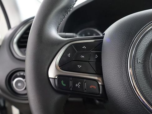Used 2022 Jeep Renegade Latitude AWD/4WD image 40