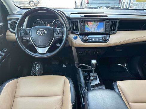 Used 2018 Toyota RAV4 Limited image 9