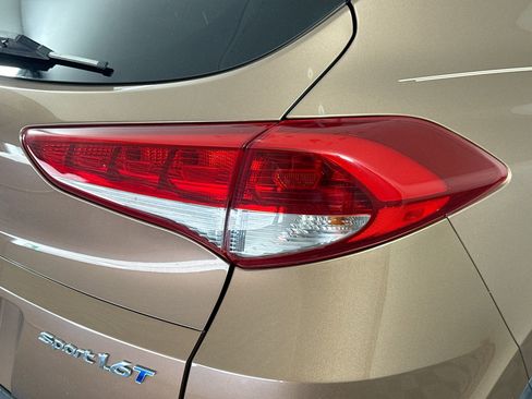 Used 2016 Hyundai Tucson Sport image 34