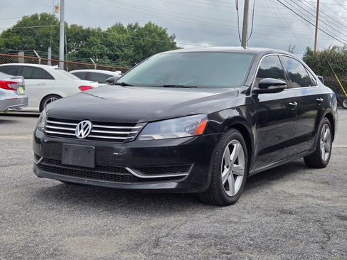 Used 2012 Volkswagen Passat 2.5 SE FWD image 2