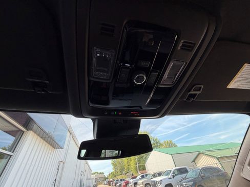 New 2026 GMC Yukon XL Elevation AWD/4WD image 16