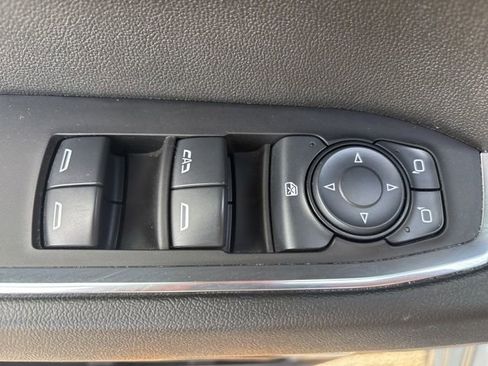 Used 2025 Chevrolet Silverado 1500 LT RWD image 28