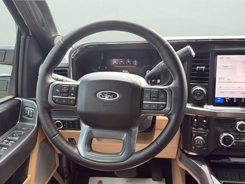 Used 2025 Ford F250 Lariat w/ Lariat Ultimate Package AWD/4WD image 10