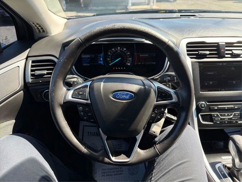 Used 2016 Ford Fusion SE image 21