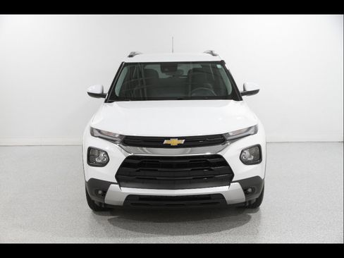 Certified 2023 Chevrolet TrailBlazer LT w/ Convenience Package FWD image 2