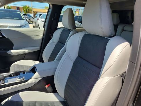 New 2025 Mitsubishi Outlander SE image 20